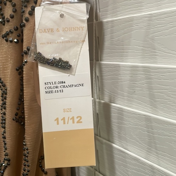 Short cocktail dress, size 11/12. Nude with black beading - Picture 5 of 5